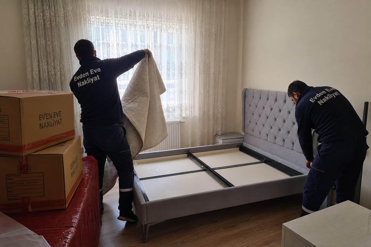 Ergene Evden Eve Nakliyat kapsamında yatak iskeletini parcalara ayirma
